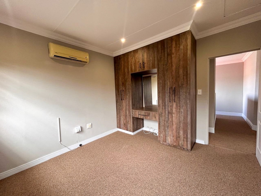 4 Bedroom Property for Sale in Grimbeeck Park North West